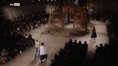 La sfilata di Dior alla Paris Fashion Week porta lo sport in .